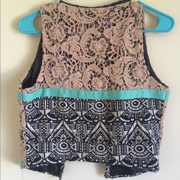 Vest from Buckle - Picture 3 of 3