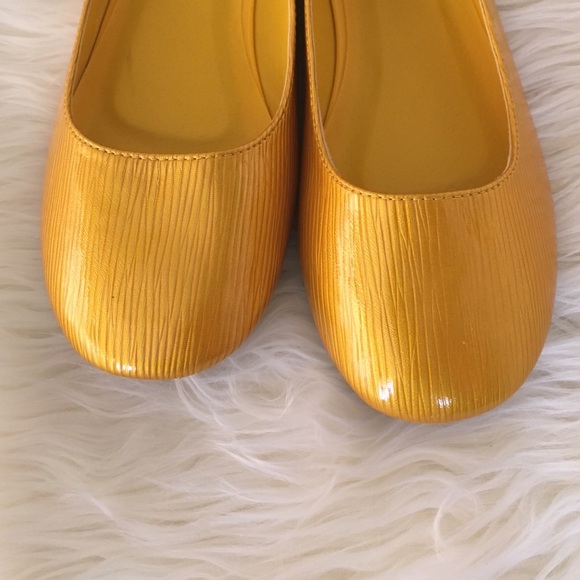 SOLD - Picture 2 of 3