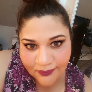 Meet your Posher, Dinora