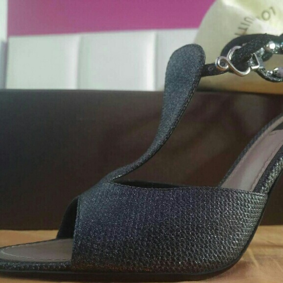shoes - Picture 3 of 3