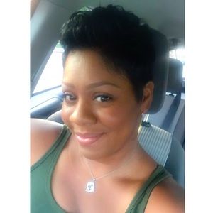 Meet your Posher, Felicia