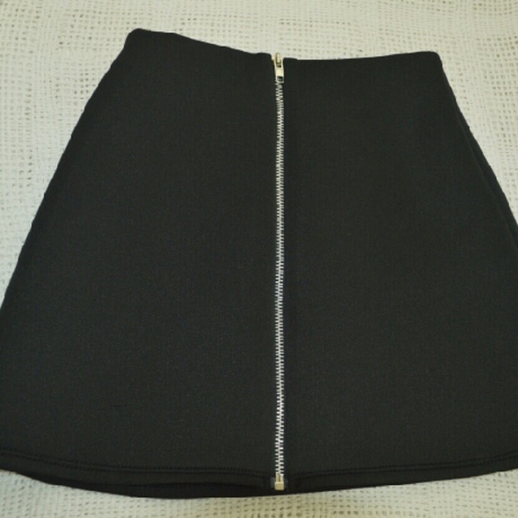 Black comfortable sexy short skirt