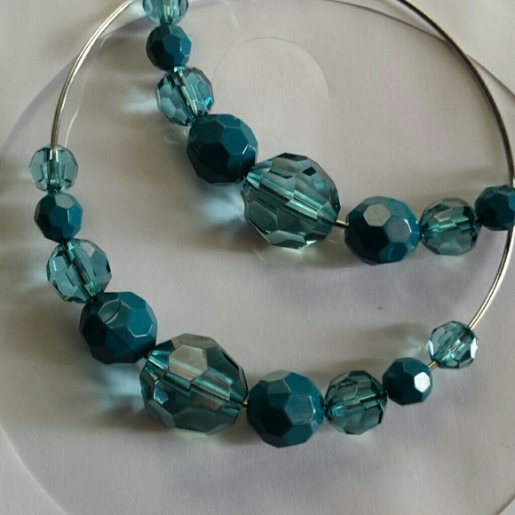 Lovely hoop blue beads - Picture 2 of 2