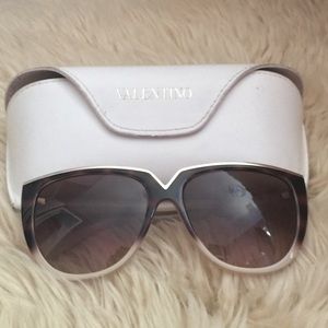 Valentino: Sunglasses