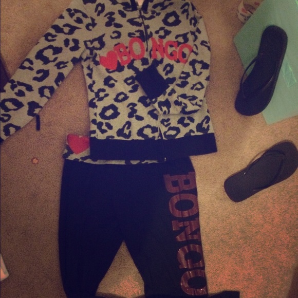 Sweat suit worn once $10 hoodie and pants both M