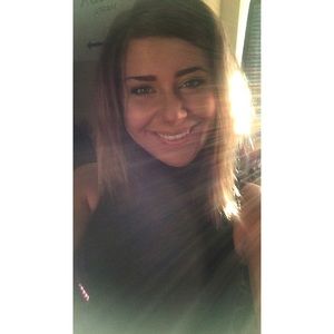 Meet your Posher, Leanna