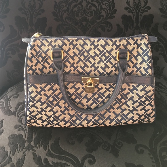 Tommy Hilfiger purse
