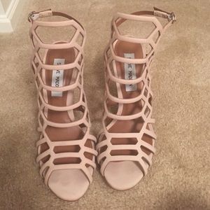 Steve Madden Nude Slithur Heel Size 6 worn twice