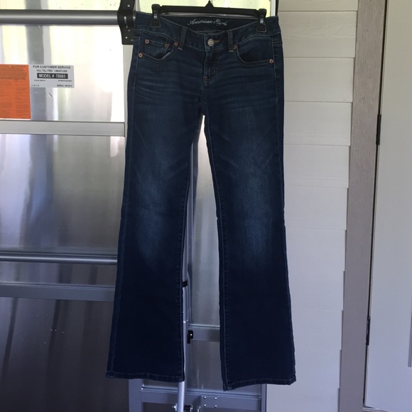*SOLD* American Eagle Favorite Boyfriend jeans