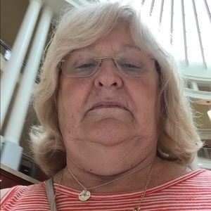 Meet your Posher, Pam