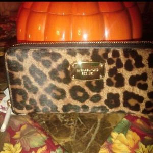 Sold on different site!