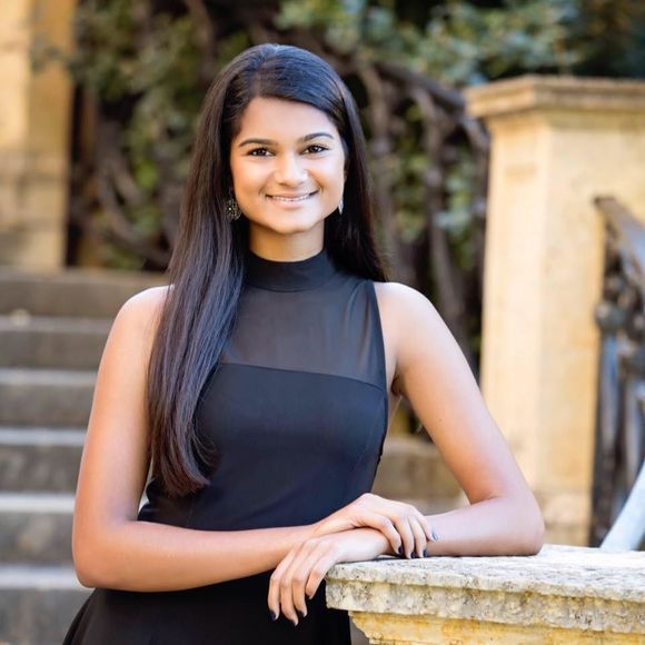 Meet your Posher, Cheryl - Picture 1 of 1