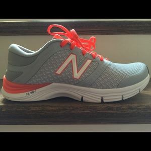 New Balance 711 trainers - size 8.5