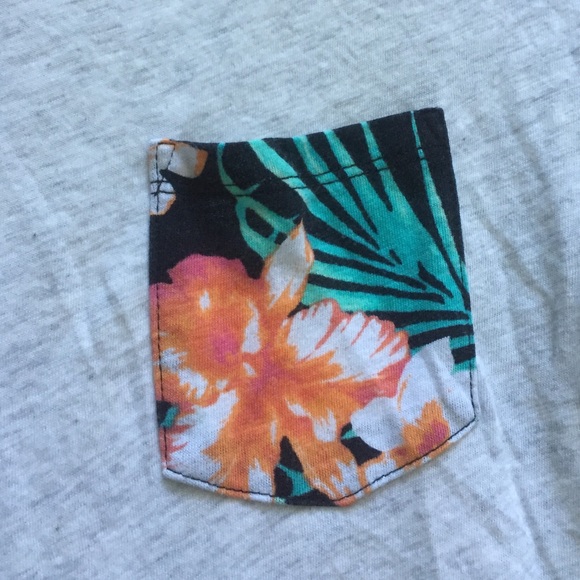 2 PINK t-shirts w/pocket - Picture 3 of 4