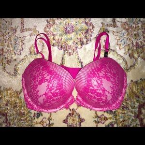 VS pink lace bra