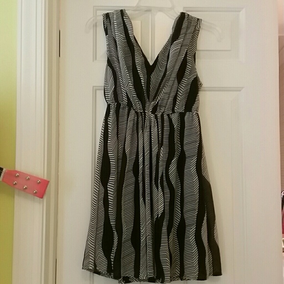 Black and white flowy dress