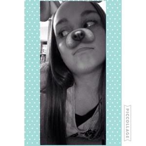 Meet your Posher, Alexia lee