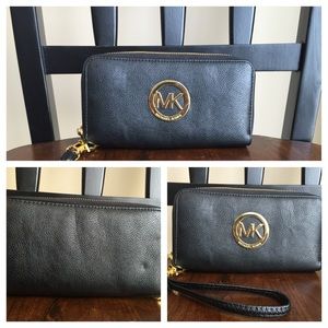 Michael Kors wristlet