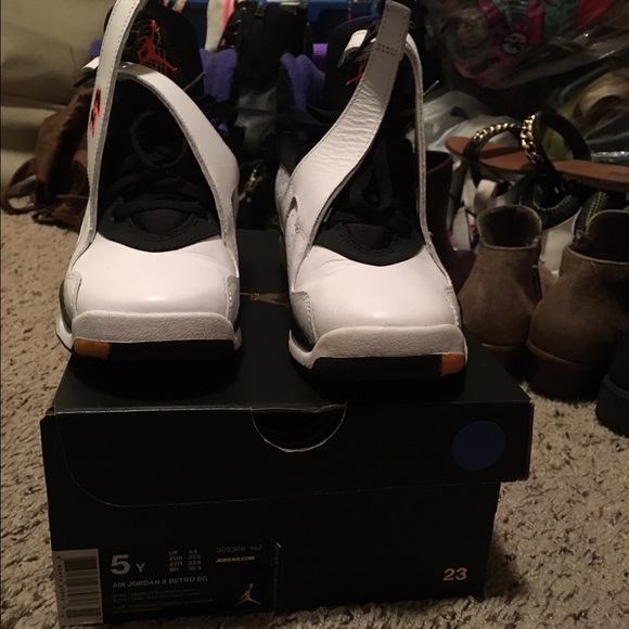 3peat 8's size 5y