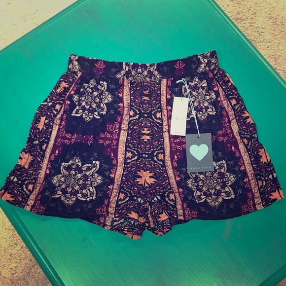 Kendall & Kylie soft high-waisted shorts