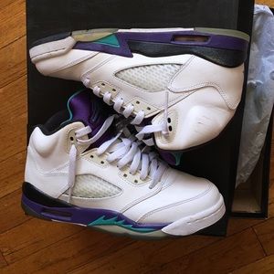 ❗️Jordan Retro 5 Grapes❗️Size 5.5y❗️