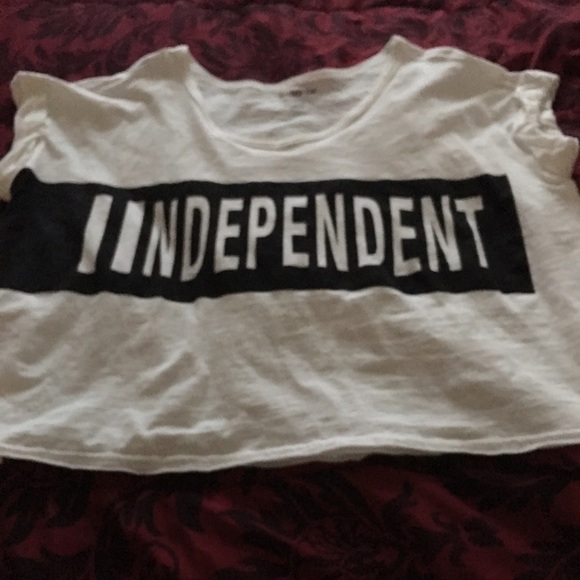 🎉LAST CHANCE🎉Black & White Independent Teeshirt - Picture 2 of 3