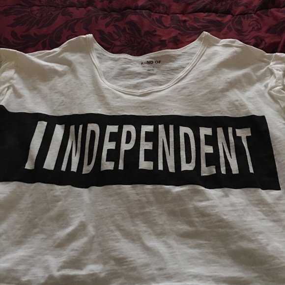 🎉LAST CHANCE🎉Black & White Independent Teeshirt - Picture 3 of 3