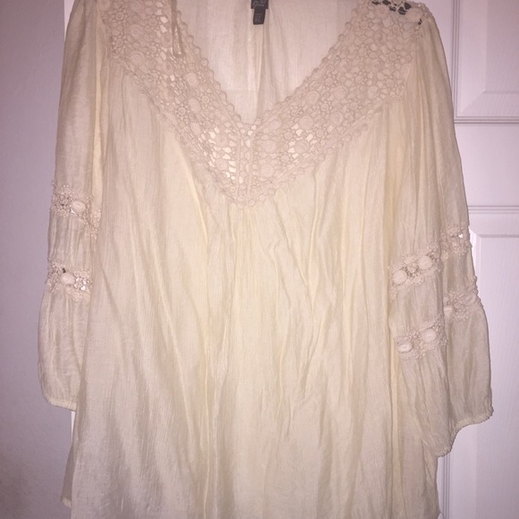 Ivory top - Picture 2 of 3