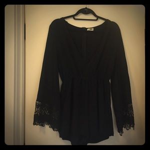 Black Long sleeve lace romper