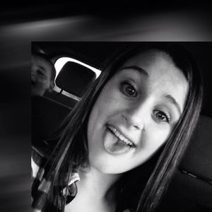 Meet your Posher, Chloe