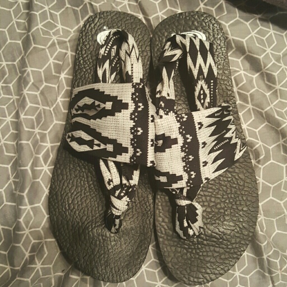 Sanuk sketcher type sz 7 yoga