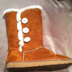 Not uggg! Ugg style boots