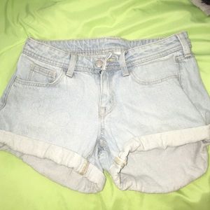 Low waist denim shorts