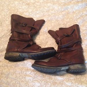 Steve Madden banddit boots
