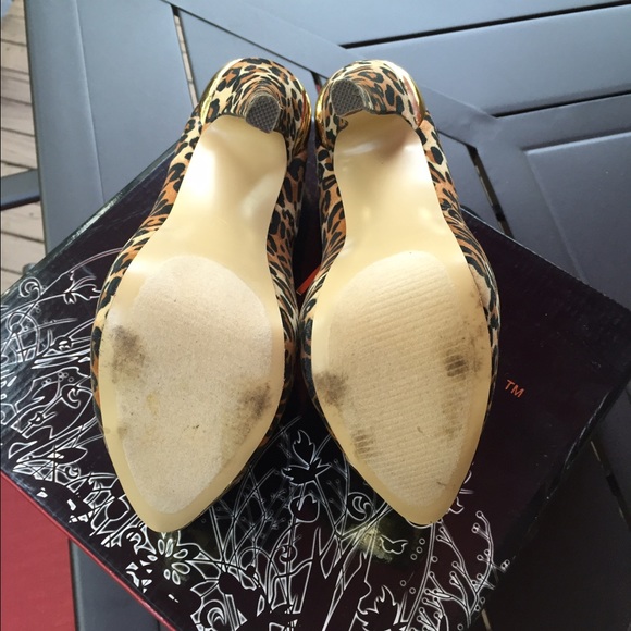 Leopard Print Pumps - Picture 4 of 4