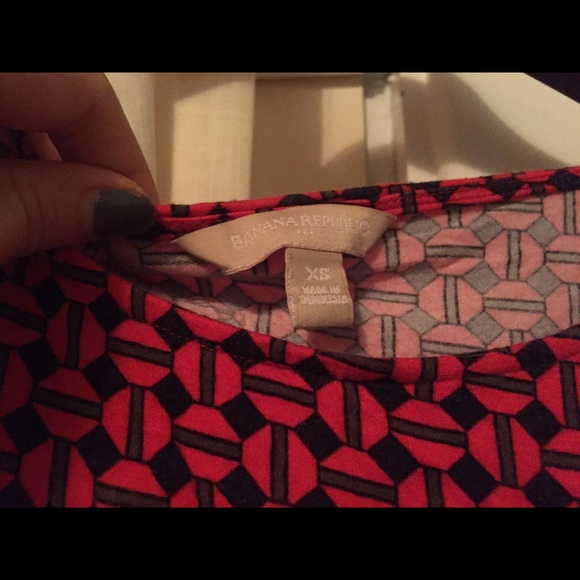 Red geometric patterned banana republic tank - Picture 2 of 2