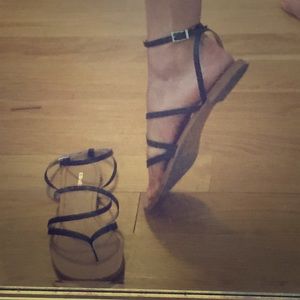 Black scrappy sandal
