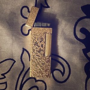 Vintage 1960's 14k gold Alfred Dunhill lighter