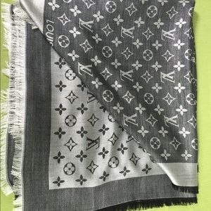 AUTHENTIC Louis Vuitton shawl/scarf