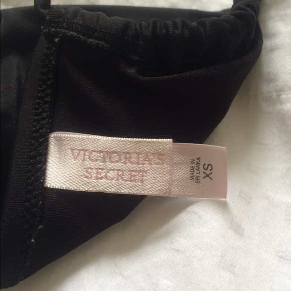 Victoria's Secret bikini - Picture 2 of 4