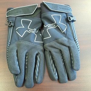 Under Armour Youth gloves