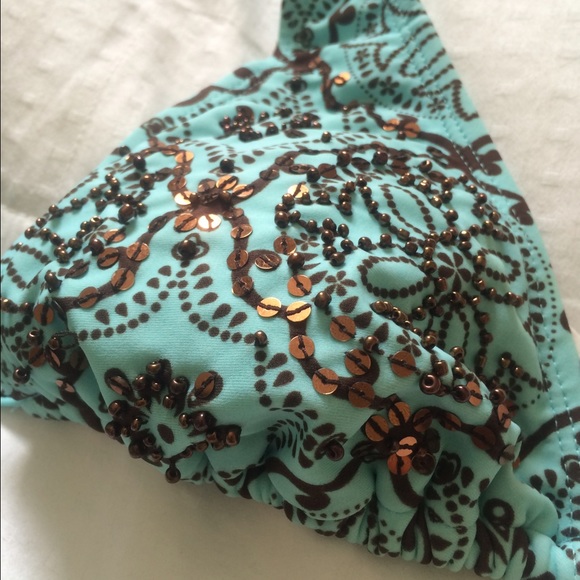 Bikini - Picture 2 of 3