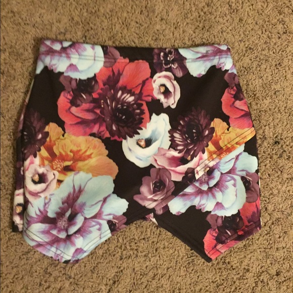 Boohoo floral skort