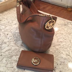Michael Kors Fulton Large Tote and Wallet