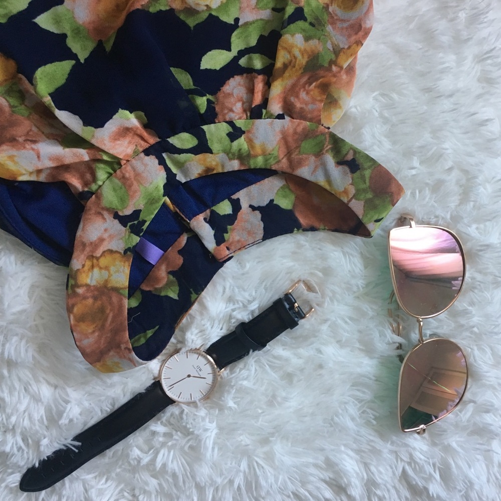 SOLD ❤NWOT Lulu's Romantic Halter Dress