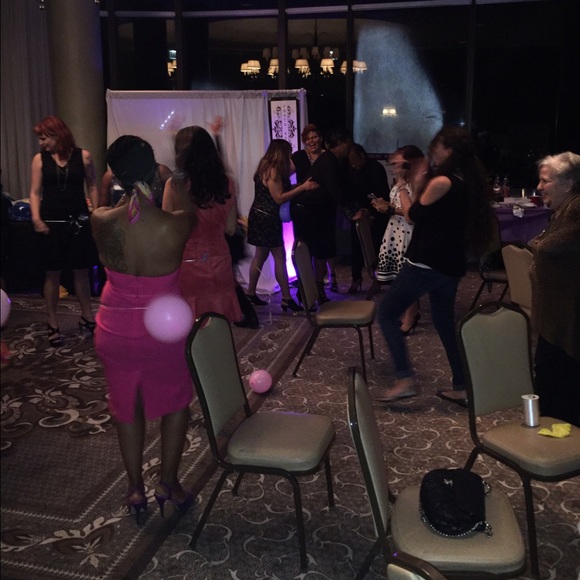 CHICAGO START THE COUNT DOWN💃🏼💃🏼🙌🏻🎉🎉🎉🎉 - Picture 4 of 4