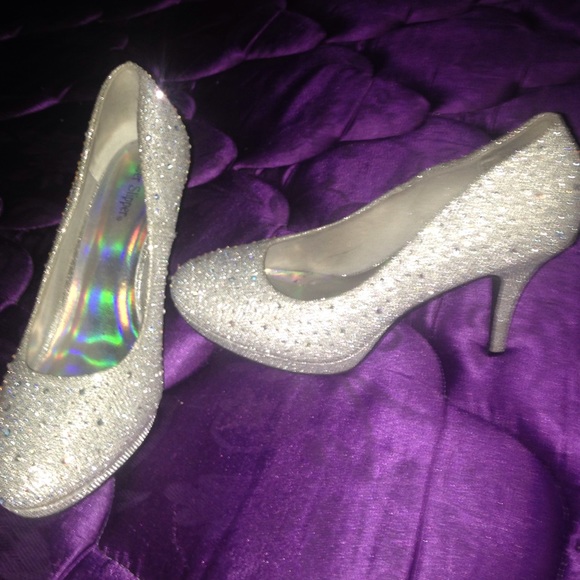Silver Heels W/ Diamonds