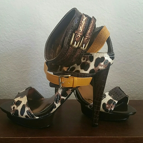 Heels - Picture 2 of 4