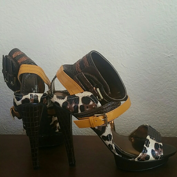 Heels - Picture 3 of 4