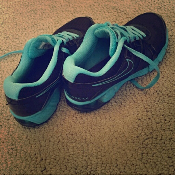 Nike Shoes - Sale on Nikes